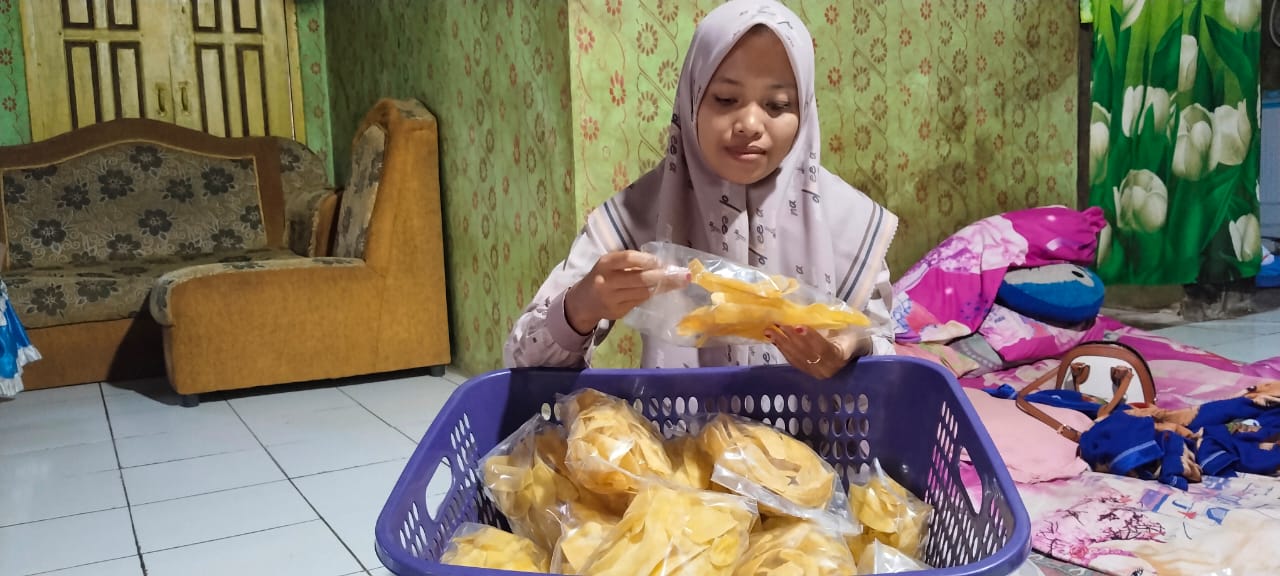 dukungan-baznas-jepara-dorong-kemandirian-umkm-mustahik-usaha-keripik-endang-siap-ekspansi-produk